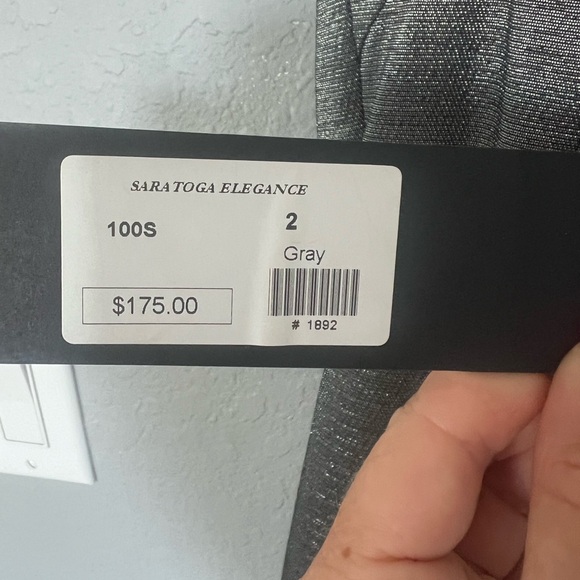 Beautiful never worn woman’s dress size 2 - Picture 3 of 5